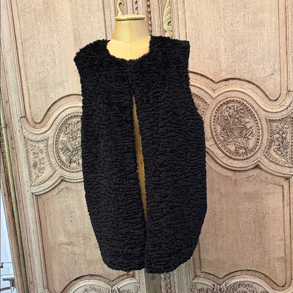 Chicos Black NWT Faux Shearling Vest